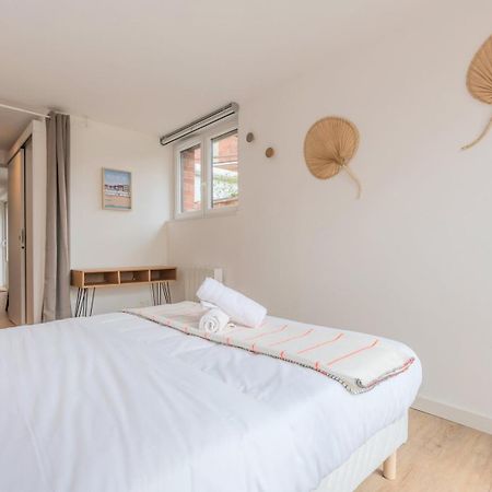 4 Bedroom House With Garden มาร์ค-ออง-บาโรล์ ภายนอก รูปภาพ
