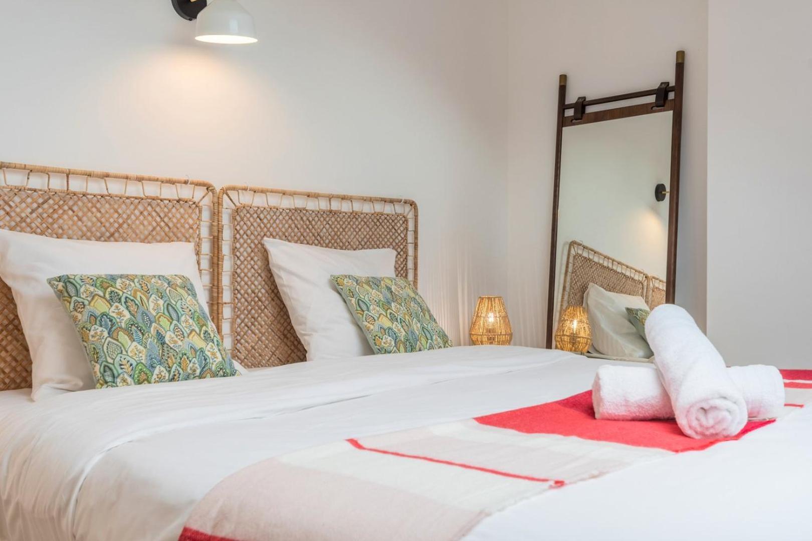 4 Bedroom House With Garden มาร์ค-ออง-บาโรล์ ภายนอก รูปภาพ